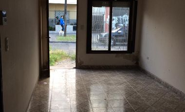 CASA PH 2 AMBIENTES AL FRENTE