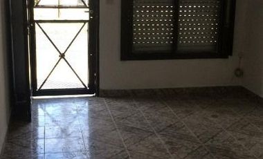 CASA PH 2 AMBIENTES AL FRENTE