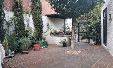 Venta Casa en Bosque de las Lomas, Preciosa con Gran Jardín