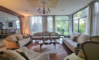 Venta Casa en Bosque de las Lomas, Preciosa con Gran Jardín