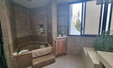 Venta Casa en Bosque de las Lomas, Preciosa con Gran Jardín