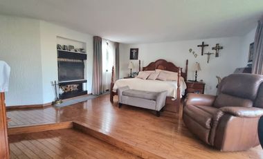 Venta Casa en Bosque de las Lomas, Preciosa con Gran Jardín