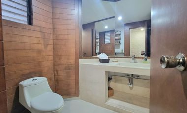 Venta Casa en Bosque de las Lomas, Preciosa con Gran Jardín