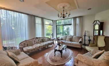 Venta Casa en Bosque de las Lomas, Preciosa con Gran Jardín