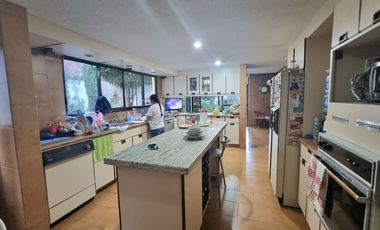 Venta Casa en Bosque de las Lomas, Preciosa con Gran Jardín