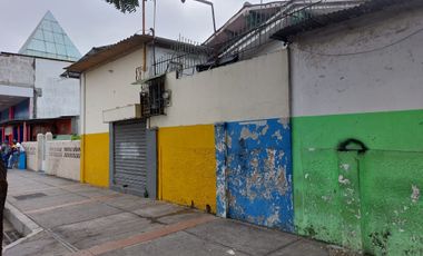 Casa rentera de venta, Centro de Guayaquil, 5 locales, 3 departamentos