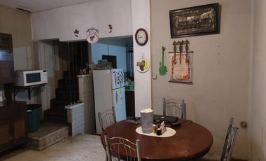 Casa rentera de venta, Centro de Guayaquil, 5 locales, 3 departamentos