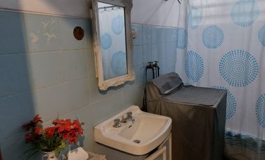 Casa rentera de venta, Centro de Guayaquil, 5 locales, 3 departamentos