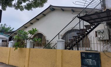 Casa rentera de venta, Centro de Guayaquil, 5 locales, 3 departamentos