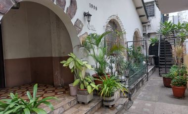 Casa rentera de venta, Centro de Guayaquil, 5 locales, 3 departamentos
