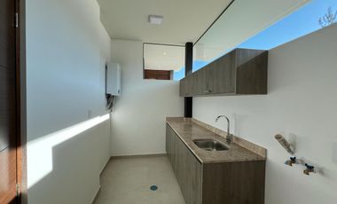 Casa en venta Altozano, Fracc. con vigilancia y hermosas áreas verdes, en esquina