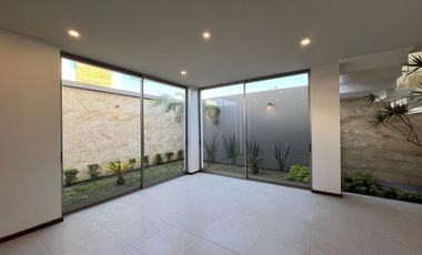 Casa en venta Altozano, Fracc. con vigilancia y hermosas áreas verdes, en esquina