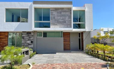 Casa en venta Altozano, Fracc. con vigilancia y hermosas áreas verdes, en esquina