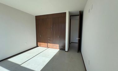 Casa en venta Altozano, Fracc. con vigilancia y hermosas áreas verdes, en esquina