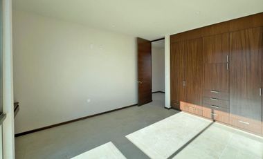 Casa en venta Altozano, Fracc. con vigilancia y hermosas áreas verdes, en esquina