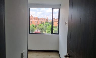 AMPLIO E ILUMINADO APARTAMENTO CHIA