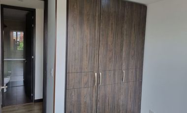 AMPLIO E ILUMINADO APARTAMENTO CHIA