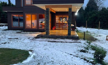 Se vende casa en condominio Pucon - Camino Internacional. Rebajada un 7%