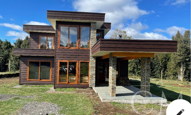 Se vende casa en condominio Pucon - Camino Internacional. Rebajada un 7%