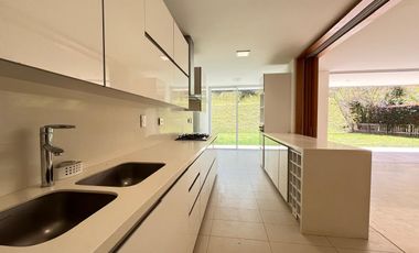 44837 Casa en arriendo en el sector Altos de Palmas