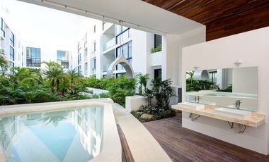 EXCELENTE OPORTUNIDAD DE INVERSION EN LA MEJOR ZONA DE PLAYA DEL CARMEN PH EN VENTA TOTALMENTE AMUEBLADO CON TERRAZA, JACUZZI Y ASOMBROSA VISTA