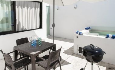 EXCELENTE OPORTUNIDAD DE INVERSION EN LA MEJOR ZONA DE PLAYA DEL CARMEN PH EN VENTA TOTALMENTE AMUEBLADO CON TERRAZA, JACUZZI Y ASOMBROSA VISTA