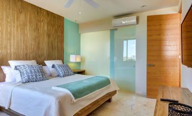 EXCELENTE OPORTUNIDAD DE INVERSION EN LA MEJOR ZONA DE PLAYA DEL CARMEN PH EN VENTA TOTALMENTE AMUEBLADO CON TERRAZA, JACUZZI Y ASOMBROSA VISTA