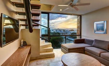 EXCELENTE OPORTUNIDAD DE INVERSION EN LA MEJOR ZONA DE PLAYA DEL CARMEN PH EN VENTA TOTALMENTE AMUEBLADO CON TERRAZA, JACUZZI Y ASOMBROSA VISTA