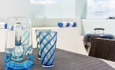 EXCELENTE OPORTUNIDAD DE INVERSION EN LA MEJOR ZONA DE PLAYA DEL CARMEN PH EN VENTA TOTALMENTE AMUEBLADO CON TERRAZA, JACUZZI Y ASOMBROSA VISTA