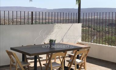 CASA EN RENTA, PORTA TOSCANA, ESPECTACULAR VISTA, 3 REC CON BAÑO