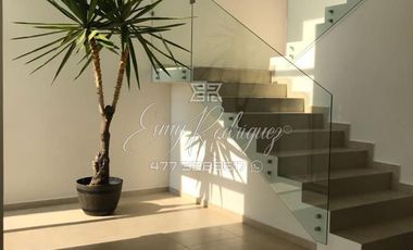 CASA EN RENTA, PORTA TOSCANA, ESPECTACULAR VISTA, 3 REC CON BAÑO