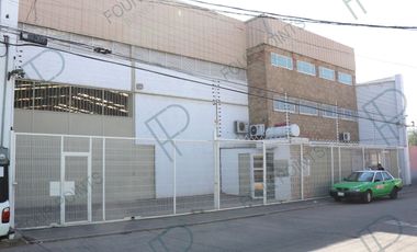 Amplia Bodega o Nave industrial en excelente ubicación