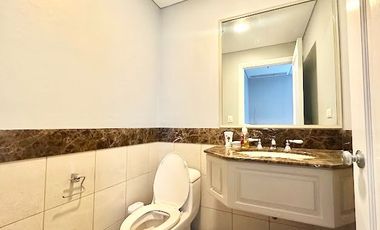 Flash Deal!! 3 Bedroom Unit in One Roxas Triangle with Unobstructed View of Urdaneta and Bel Air near Two Roxas and Park Central