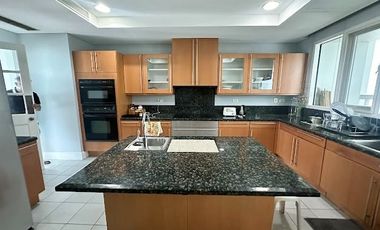 Flash Deal!! 3 Bedroom Unit in One Roxas Triangle with Unobstructed View of Urdaneta and Bel Air near Two Roxas and Park Central