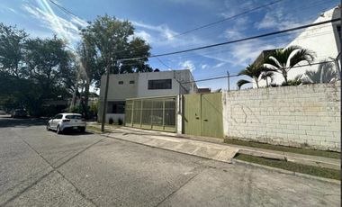 Se vende Casa en Jardines del Bosque