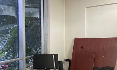 EXCELENTE OFICINA EN VENTA METRO CRISTOBAL COLON 4 PRIVADOS MAS RECEPCION