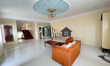 4-Bedroom House with Pool in Banilad For Rent