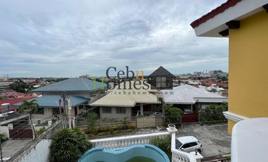 4-Bedroom House with Pool in Banilad For Rent