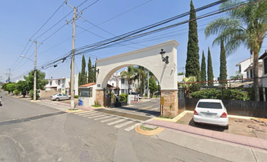 ¡Excelente Oportunidad de Remate Bancario! Aprovecha propiedad con descuento de hasta el 60% a su valor real en San Pedro Tlaquepaque, Jalisco.