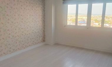 3-Bedroom Upgraded Penthouse Unit For Lease at McKinley Garden Villas near BGC