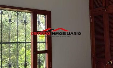SE ARRIENDA FINCA EN RIONEGRO - BARRIO SAN JOAQUIN