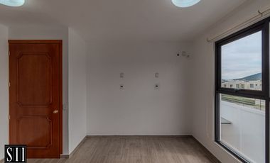 CASA RENTA EN CAPITAL SUR, 4 RECAMARAS, UNA EN PLANTA BAJA, AMPLIOS ESPACIOS, AMENIDADES