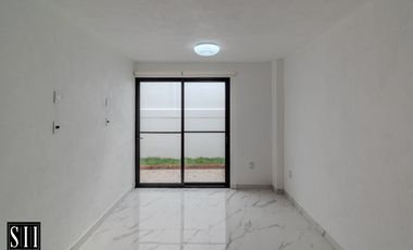 CASA RENTA EN CAPITAL SUR, 4 RECAMARAS, UNA EN PLANTA BAJA, AMPLIOS ESPACIOS, AMENIDADES