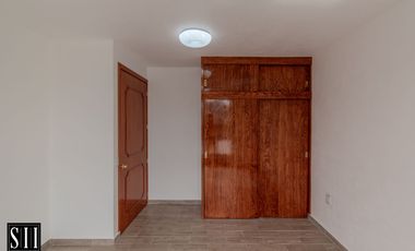 CASA RENTA EN CAPITAL SUR, 4 RECAMARAS, UNA EN PLANTA BAJA, AMPLIOS ESPACIOS, AMENIDADES