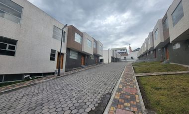 HERMOSA CASA EN EL CONJUNTO LISBOA