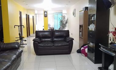 GRAN OPORTUNIDAD DE CASA DE DOS PISOS EN ATE