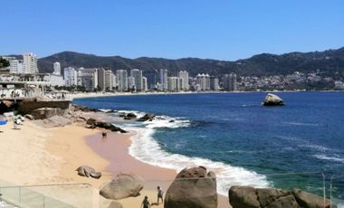 Departamento de 4 recámaras y terraza con vista al mar Acapulco