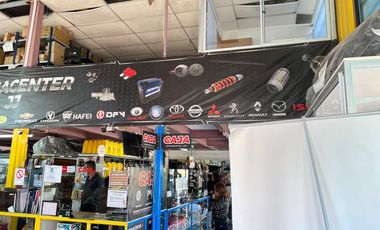 EXCELENTE PROPIEDAD COMERCIAL - PLENO CENTRO.-