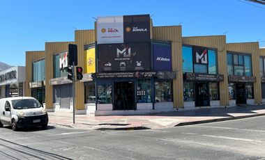 EXCELENTE PROPIEDAD COMERCIAL - PLENO CENTRO.-