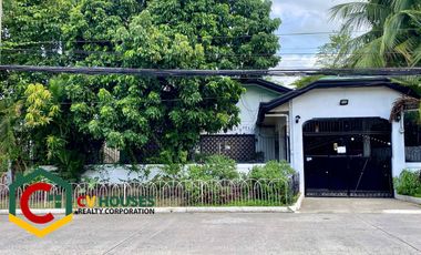 6-BEDROOM HOUSE FOR RENT